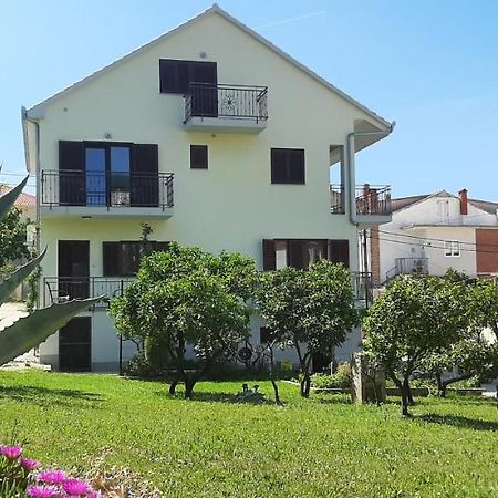 Apartments Figos Трогир Экстерьер фото