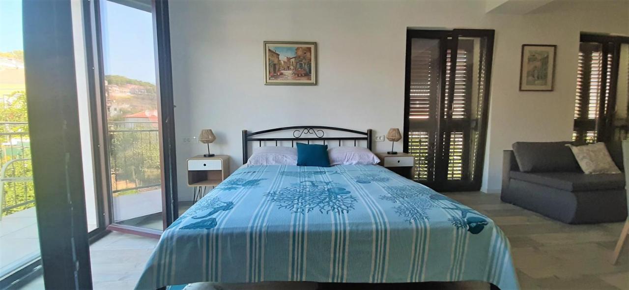 Apartments Figos Трогир Экстерьер фото