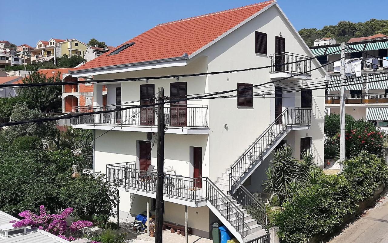 Apartments Figos Трогир Экстерьер фото