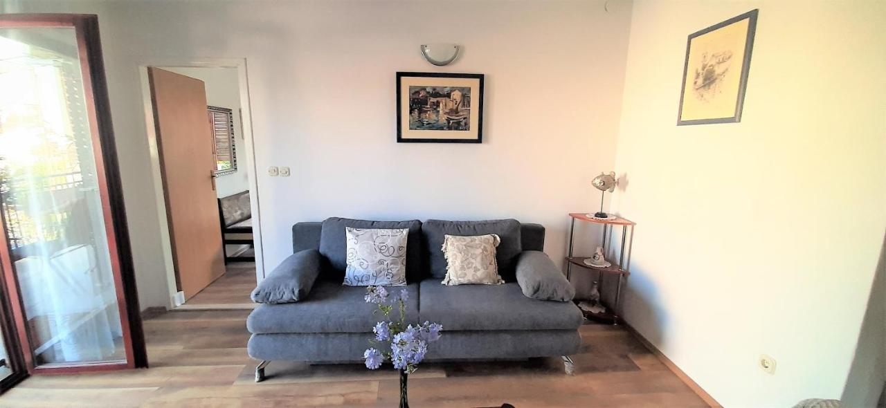 Apartments Figos Трогир Экстерьер фото