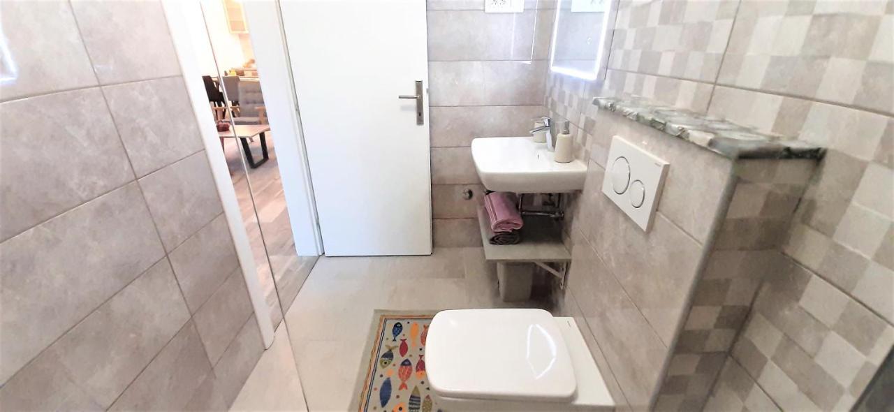 Apartments Figos Трогир Экстерьер фото