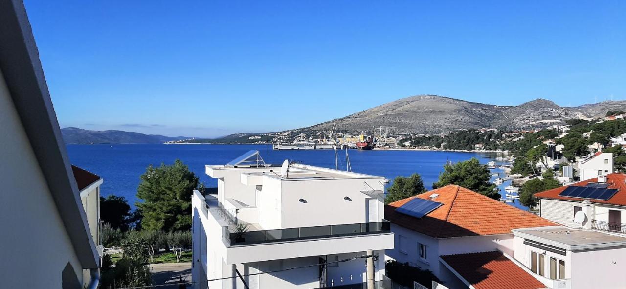 Apartments Figos Трогир Экстерьер фото