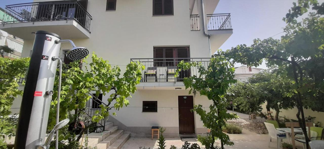 Apartments Figos Трогир Экстерьер фото