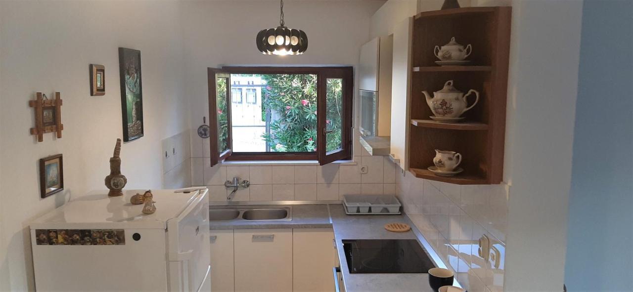 Apartments Figos Трогир Экстерьер фото
