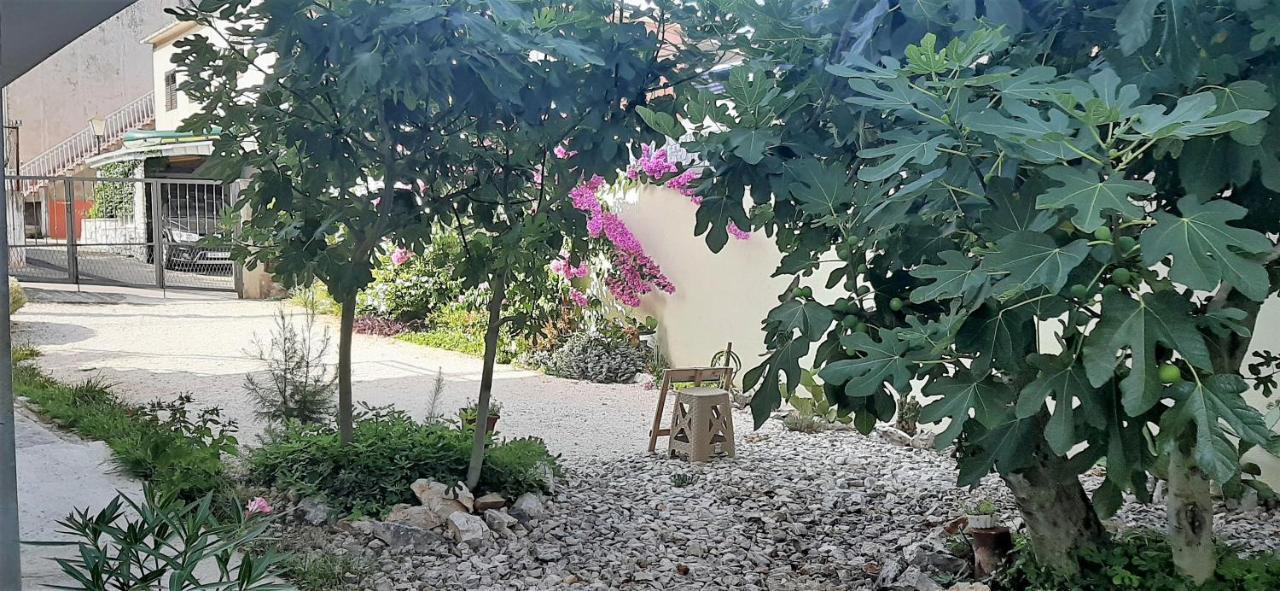 Apartments Figos Трогир Экстерьер фото